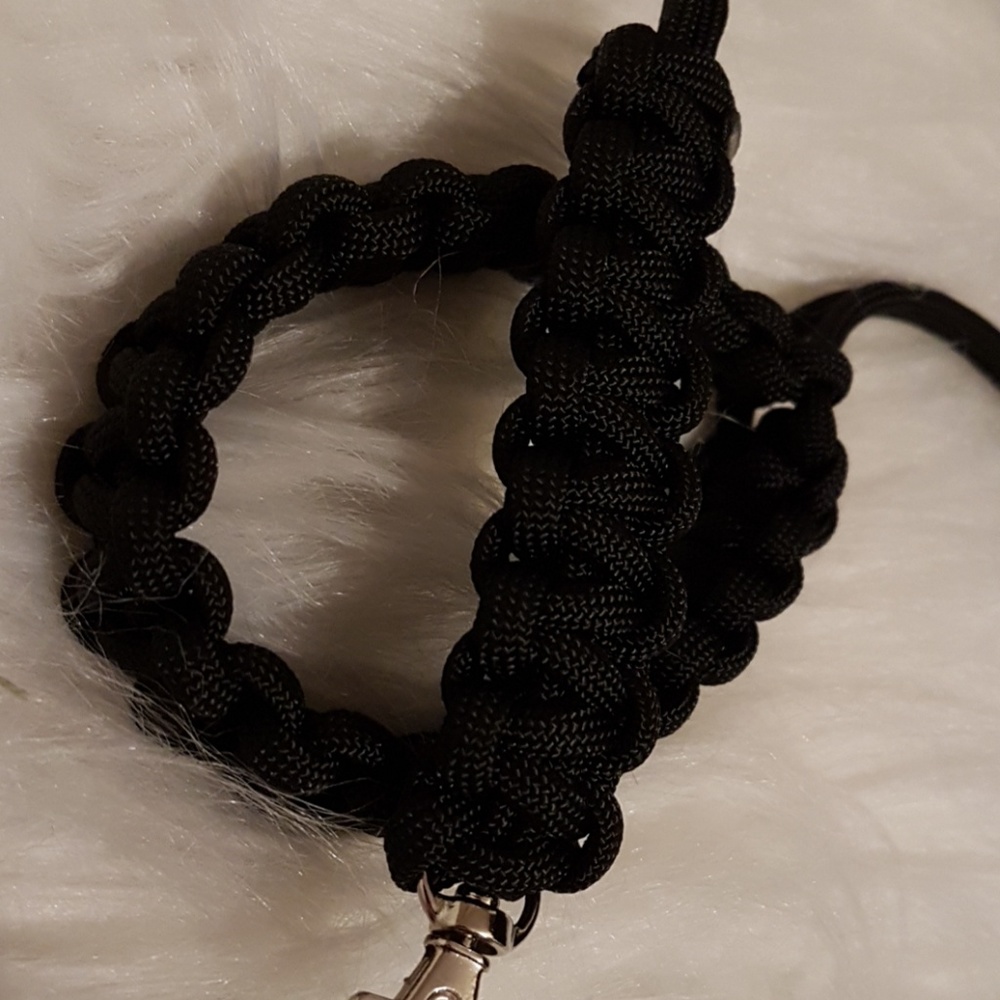 Paracord Black Lanyard and Bracelet. - Picture 3 of 6